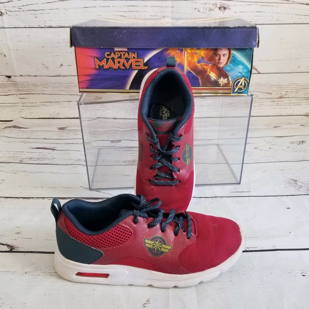 Captain Marvel Junior Girl Shoes Size 3
